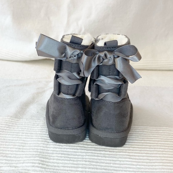 Ugg Style Boots With Bows by Joe Fresh - Picture 6 of 11
